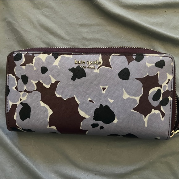 Kate Spade Wallet - Picture 1 of 4